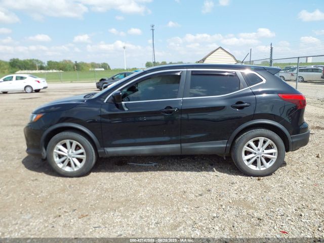 JN1BJ1CRXHW106862 Nissan Rogue Sport S