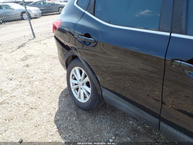 JN1BJ1CRXHW106862 Nissan Rogue Sport S