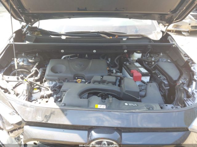 2T3G1RFV9RC483985 Toyota RAV4 LE