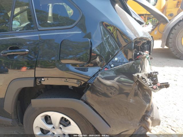 2T3G1RFV9RC483985 Toyota RAV4 LE