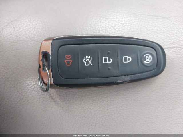 1FMCU0JXXEUB09025 Ford Escape Titanium