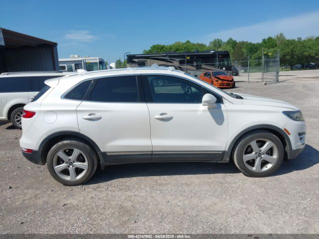 5LMCJ1C97HUL52631 Lincoln Mkc Premiere