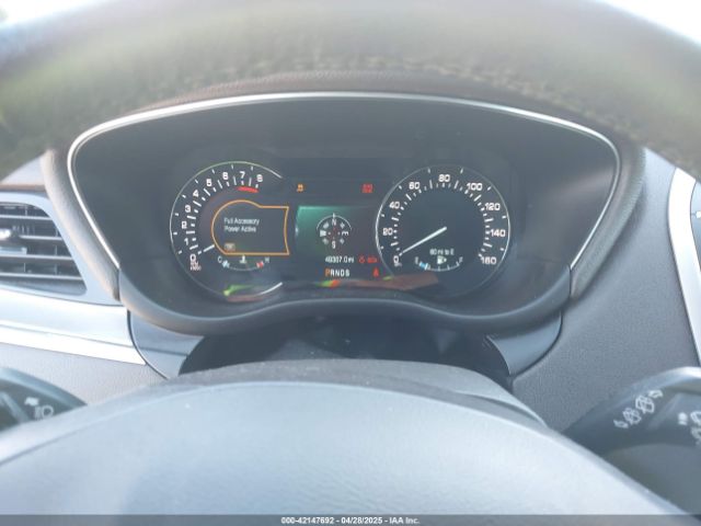 5LMCJ1C97HUL52631 Lincoln Mkc Premiere