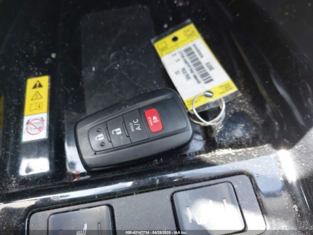 JTDKAMFP7N3198440 Toyota Prius Prime Xle
