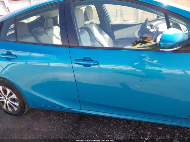 JTDKAMFP7N3198440 Toyota Prius Prime Xle