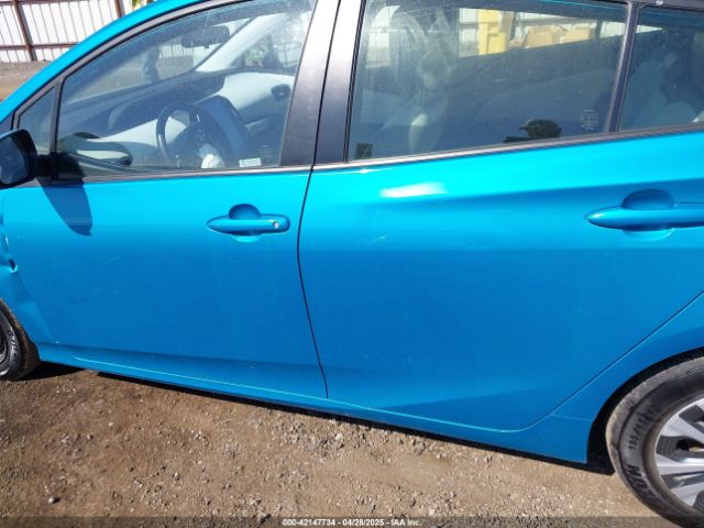 JTDKAMFP7N3198440 Toyota Prius Prime Xle