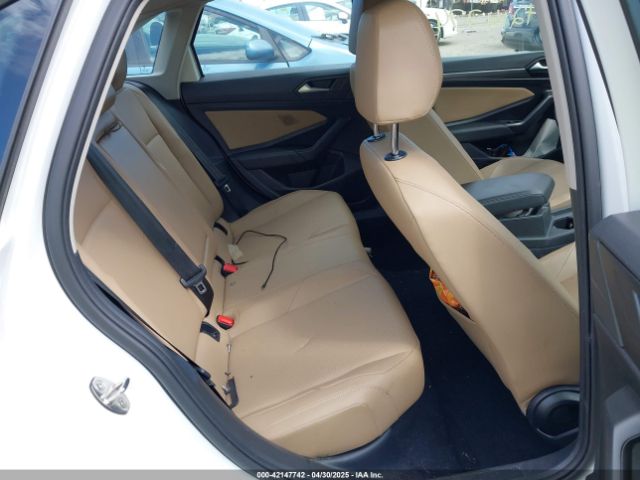 3VWE57BU7KM264717 Volkswagen Jetta 1.4t Sel