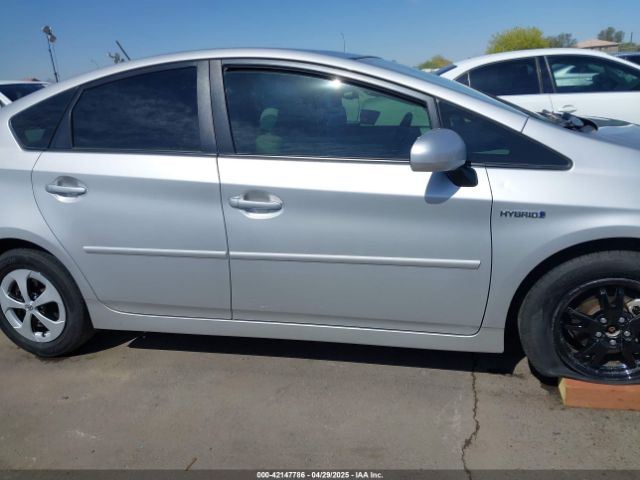 JTDKN3DU2F1899374 Toyota Prius Four