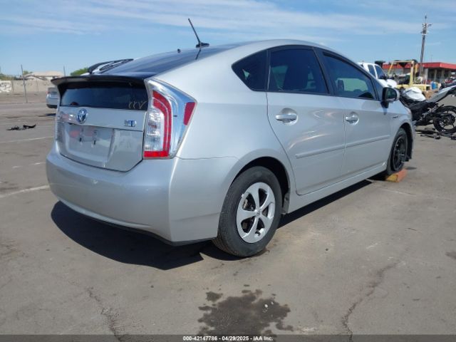 JTDKN3DU2F1899374 Toyota Prius Four