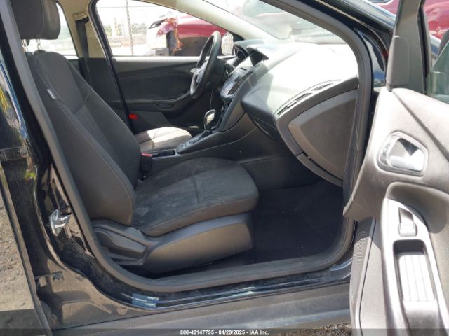 1FADP3F2XHL243371 Ford FOCUS SE