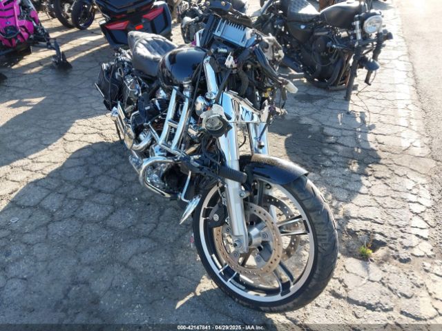 2018 HARLEY-DAVIDSON FLHX 1HD1KBC37JB672027