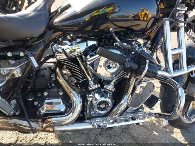 2018 HARLEY-DAVIDSON FLHX 1HD1KBC37JB672027 Photo 7