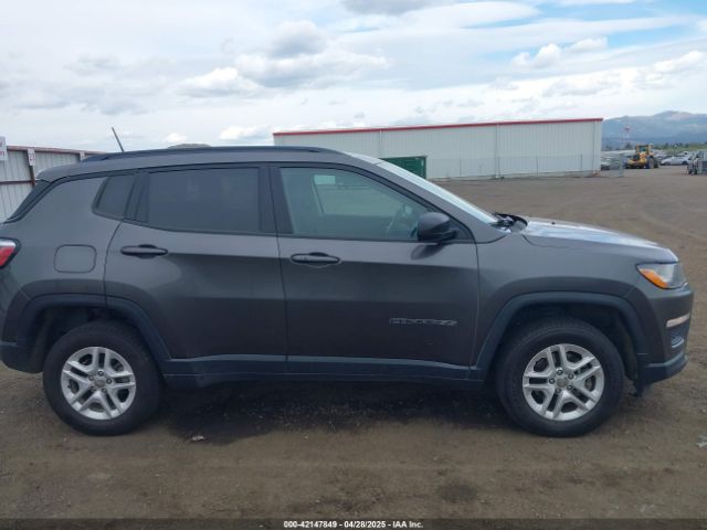 3C4NJDAB8JT343492 Jeep Compass Sport 4x4