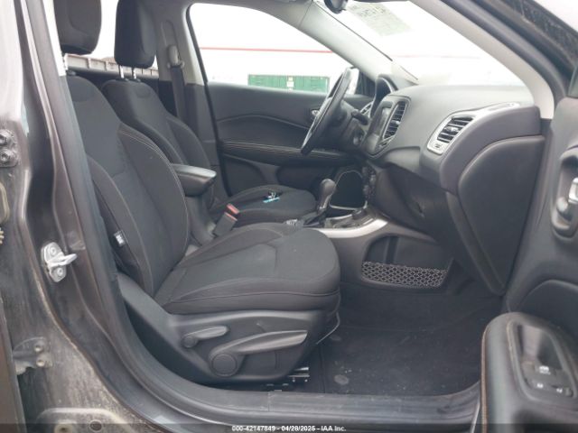 3C4NJDAB8JT343492 Jeep Compass Sport 4x4
