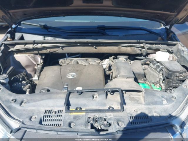 5TDJZRFH2JS832546 Toyota Highlander Xle