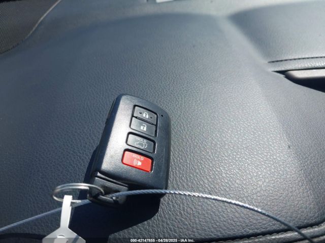 5TDJZRFH2JS832546 Toyota Highlander Xle