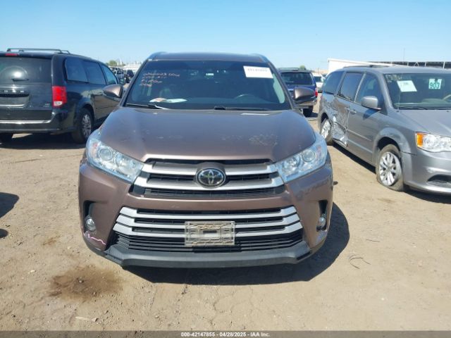 5TDJZRFH2JS832546 Toyota Highlander Xle