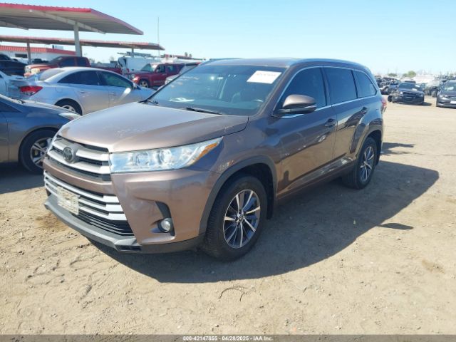 5TDJZRFH2JS832546 Toyota Highlander Xle