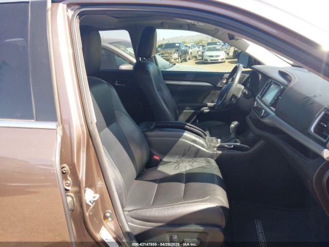 5TDJZRFH2JS832546 Toyota Highlander Xle