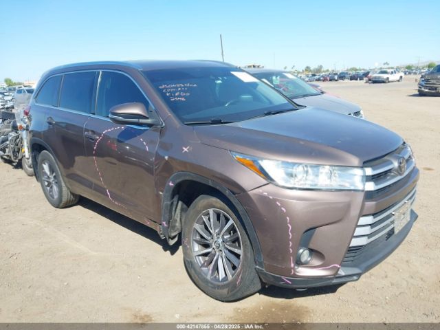 5TDJZRFH2JS832546 Toyota Highlander Xle