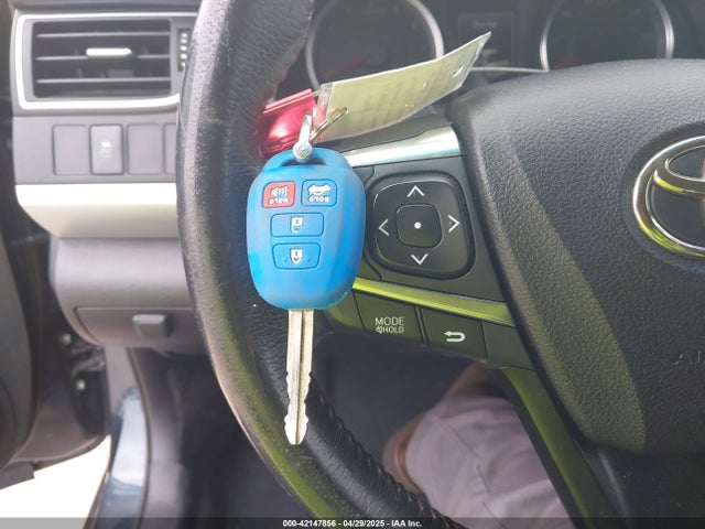 4T1BF1FK4HU352360 Toyota CAMRY SE
