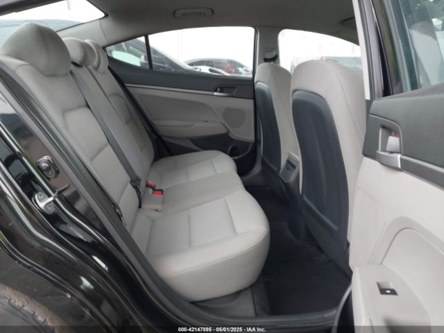 5NPD74LF1HH205121 Hyundai ELANTRA SE