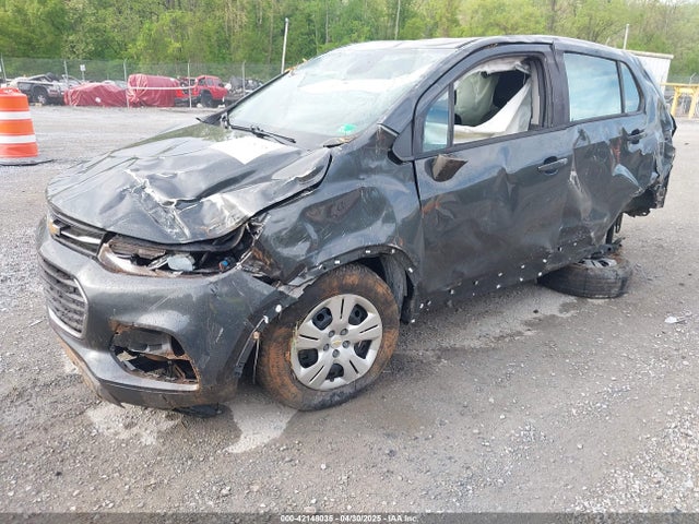 3GNCJKSB5KL156584 Chevrolet TRAX LS