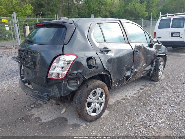 3GNCJKSB5KL156584 Chevrolet TRAX LS