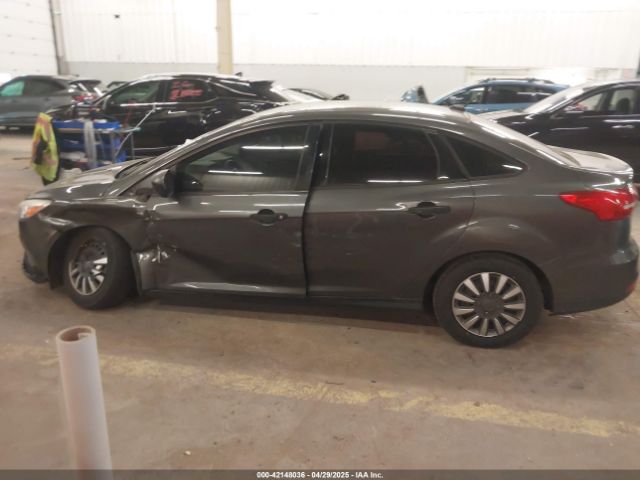1FADP3E29FL275775 Ford FOCUS S