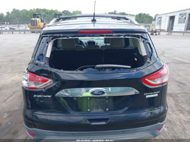1FMCU0J94GUB87949 Ford Escape Titanium