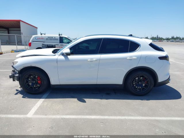 ZASFAKAN0J7B72784 Alfa Romeo Stelvio Awd