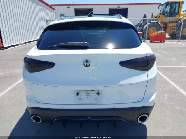 ZASFAKAN0J7B72784 Alfa Romeo Stelvio Awd