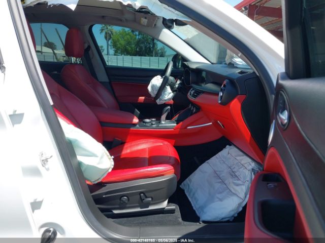 ZASFAKAN0J7B72784 Alfa Romeo Stelvio Awd