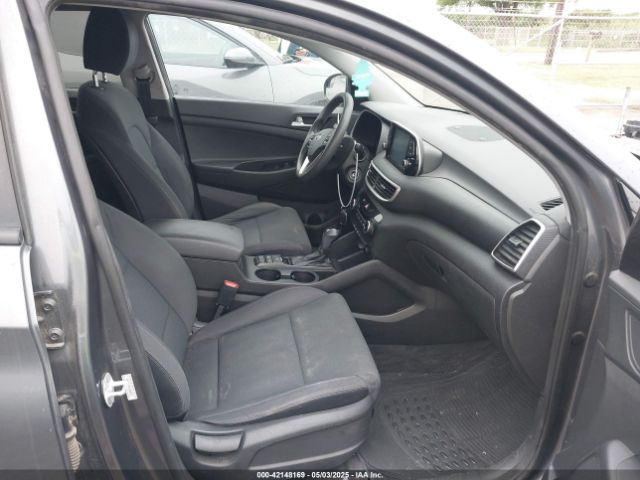 KM8J2CA41KU909275 Hyundai TUCSON SE