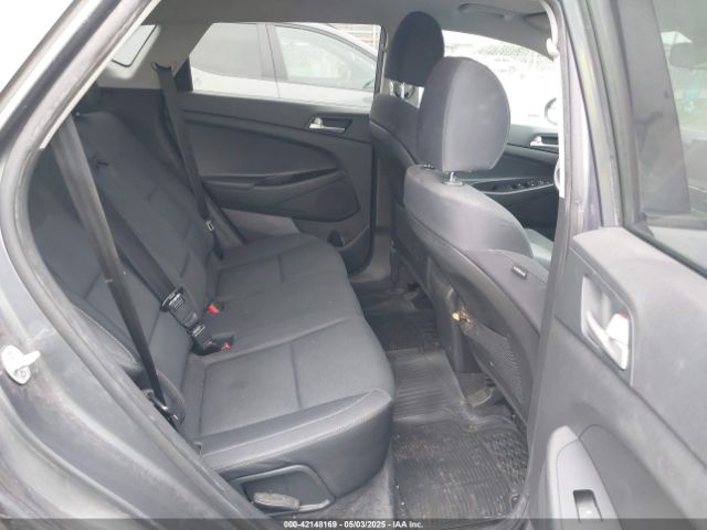 KM8J2CA41KU909275 Hyundai TUCSON SE