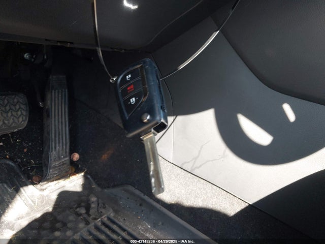 2T3G1RFV9LW089456 Toyota RAV4 LE