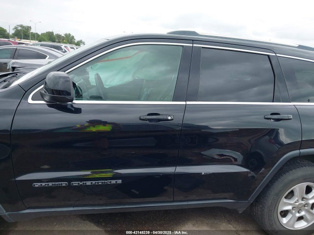 1C4RJEAG3HC647337 Jeep Grand Cherokee Laredo 4x2
