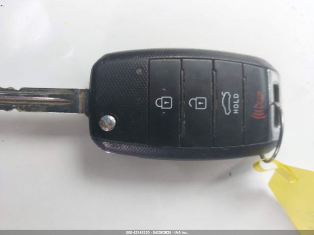 3KPFK4A75HE061483 KIA FORTE LX