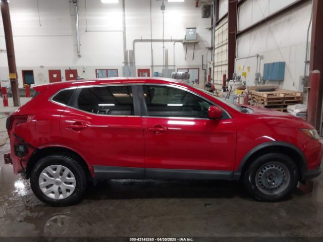 JN1BJ1CP2JW184993 Nissan Rogue Sport S