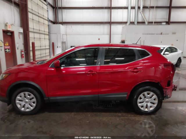 JN1BJ1CP2JW184993 Nissan Rogue Sport S