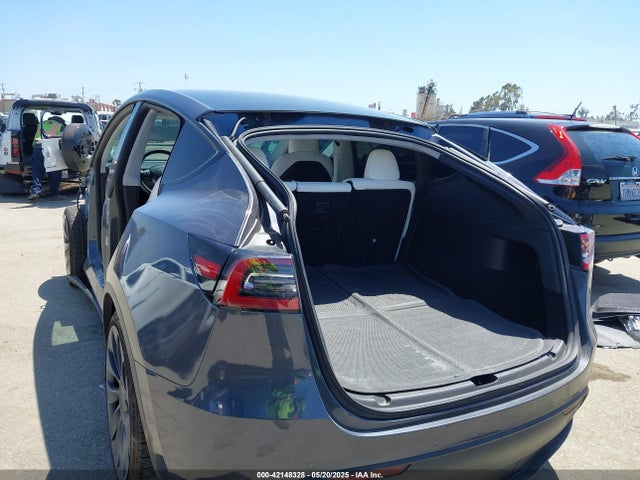 5YJYGDEF9MF136847 Tesla 2021