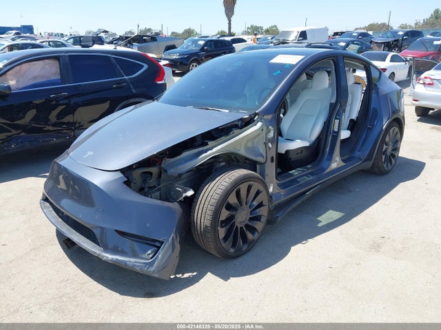 2021 TESLA MODEL Y 5YJYGDEF9MF136847 Photo 1
