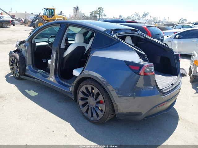 2021 TESLA MODEL Y 5YJYGDEF9MF136847 Photo 2