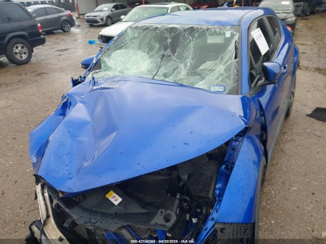 NMTKHMBX0JR038764 Toyota C-HR XLE