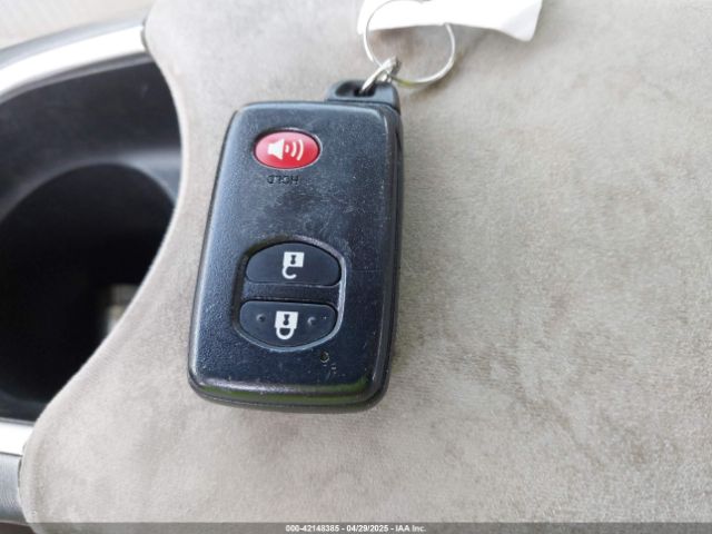 JTDKN3DU0F0403221 Toyota Prius Three