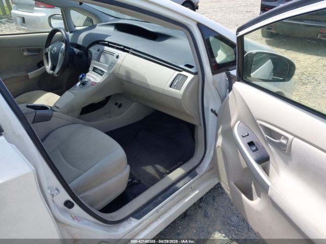 JTDKN3DU0F0403221 Toyota Prius Three