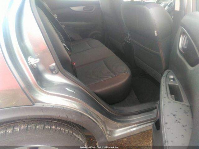 JN1BJ1CP1KW525477 Nissan Rogue Sport S