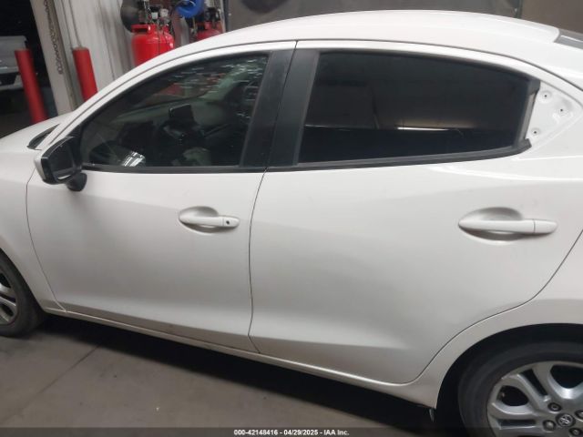 3MYDLBYVXHY166727 Toyota YARIS IA