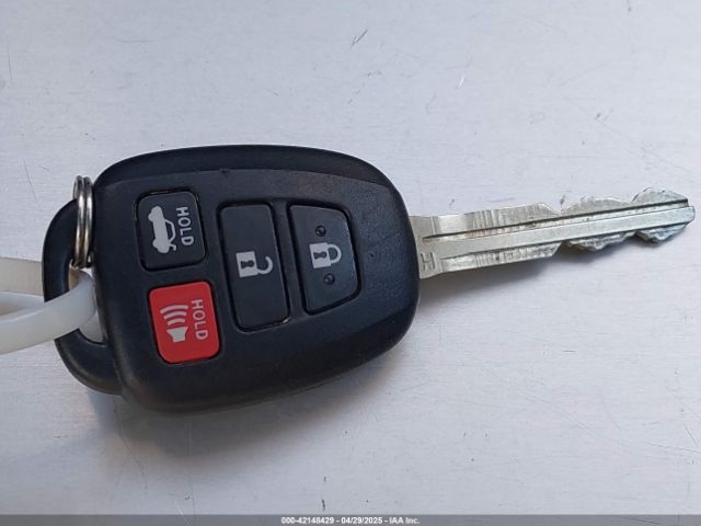 2T1BURHE5HC853500 Toyota COROLLA LE