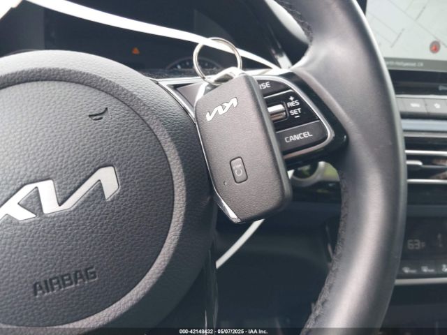 KNDEUCAA6N7260548 KIA SELTOS S